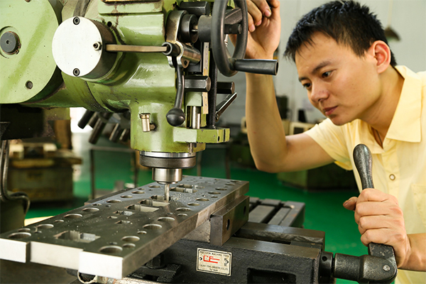 厚街五金冲压件加工厂